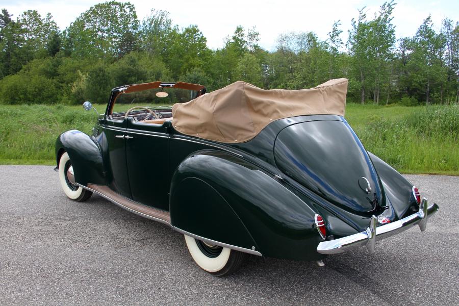  Lincoln Zephyr Convertible Sedan 1938 года  (фото 2 из 46)